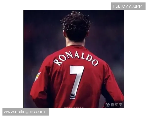 足球明星背影高清图展现运动魅力与个性风采的完美结合